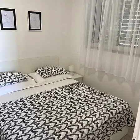 Tonka Podgora (Split-Dalmatia)